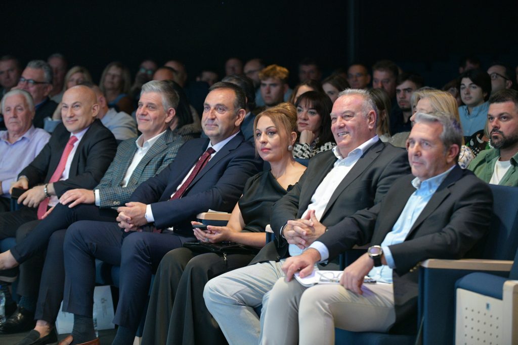 ΕΠΙΣΗΜΟΙ 1