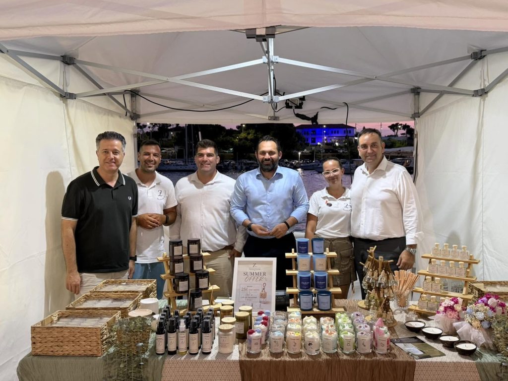ΤΣΑΜΟΥΡΑ ΖΑΧΑΡΟΥΛΑ