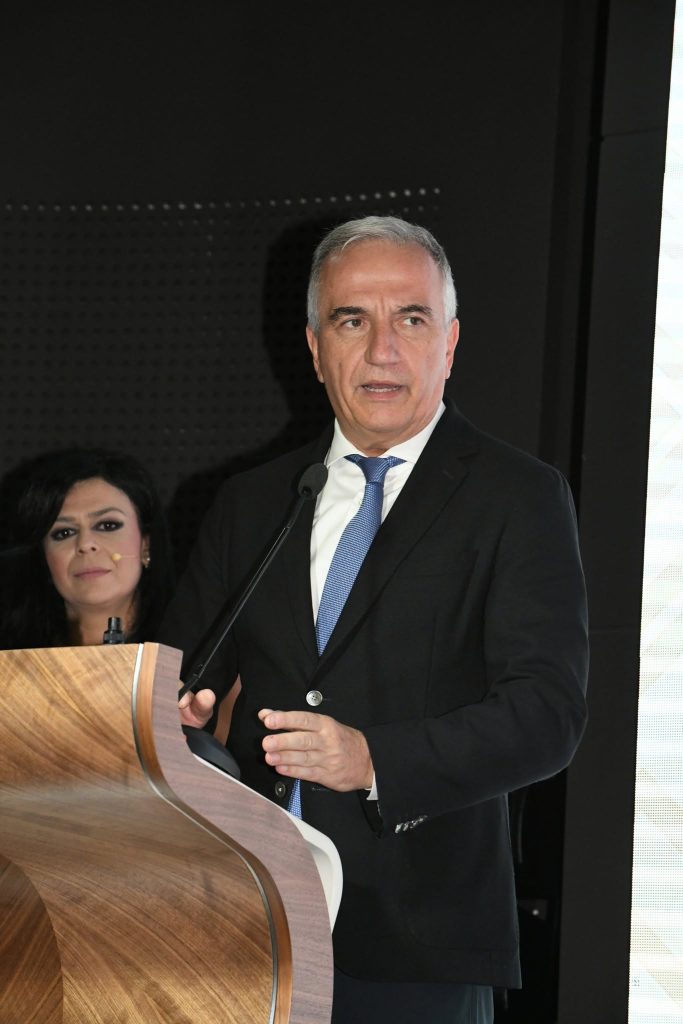ΥΠΟΥΡΓΟΣ ΚΑΛΑΦΑΤΗΣ